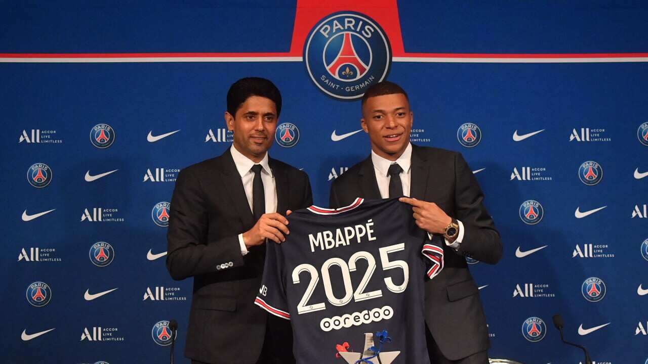Kylian Mbappé explique sa décision de prolonger au Paris Saint-Germain jusqu’à 2025 lors d’une conférence de presse au Parc des Princes.
