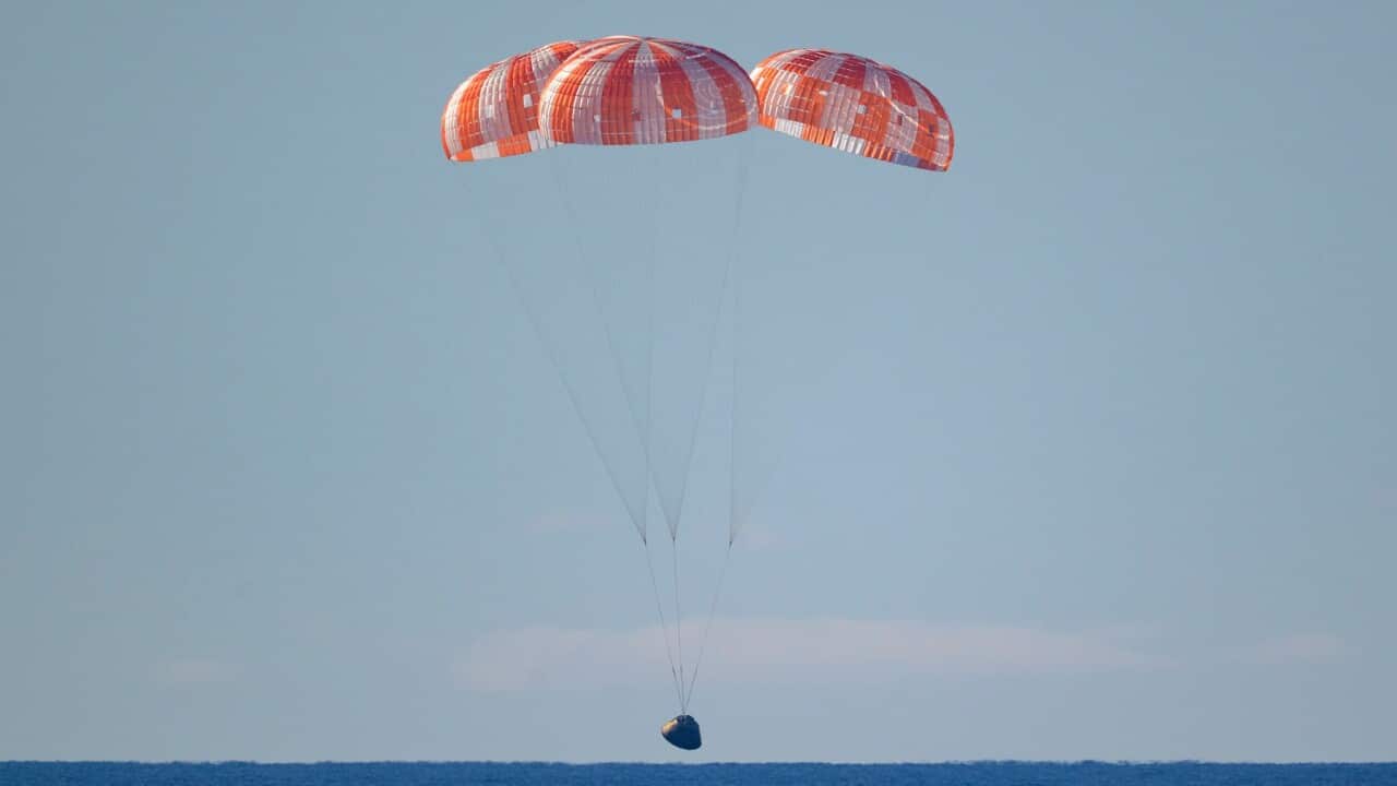 L'ammaraggio della capsula Orion nell'Oceano Pacifico al largo della costa di San Diego in California.
