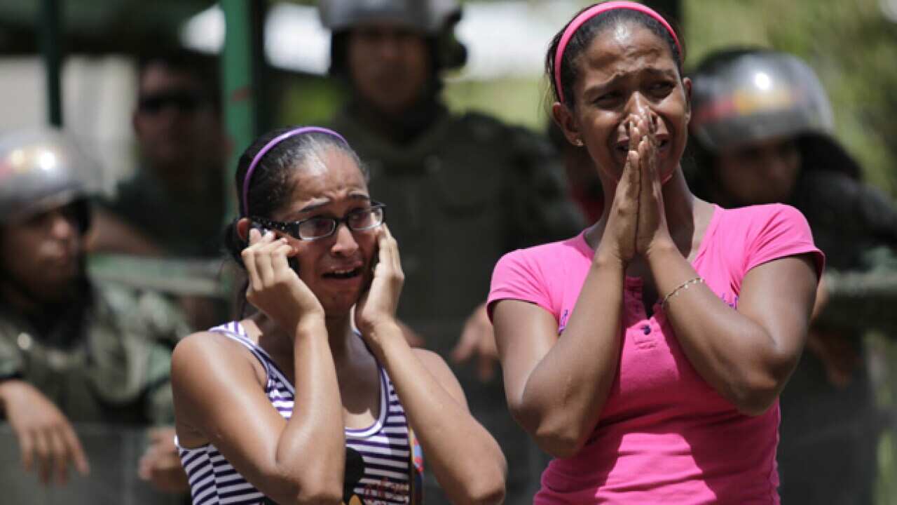 venezuela_prison_riot_ap_b_110714_ap_1972102667