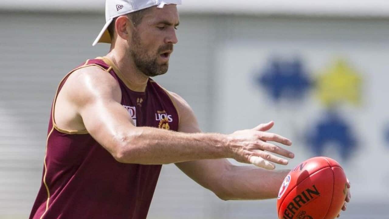 New Trade recruit Luke Hodge trains