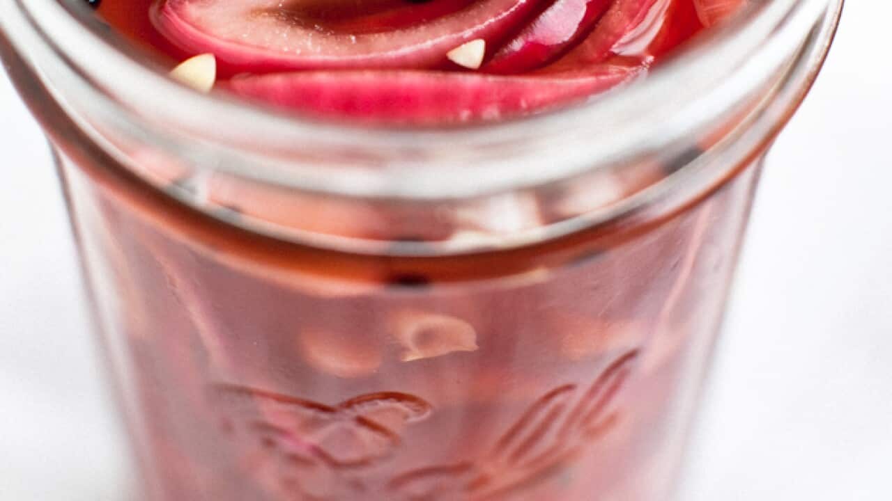 erinscott_yummysupper_quickpickledonions-9967.jpg