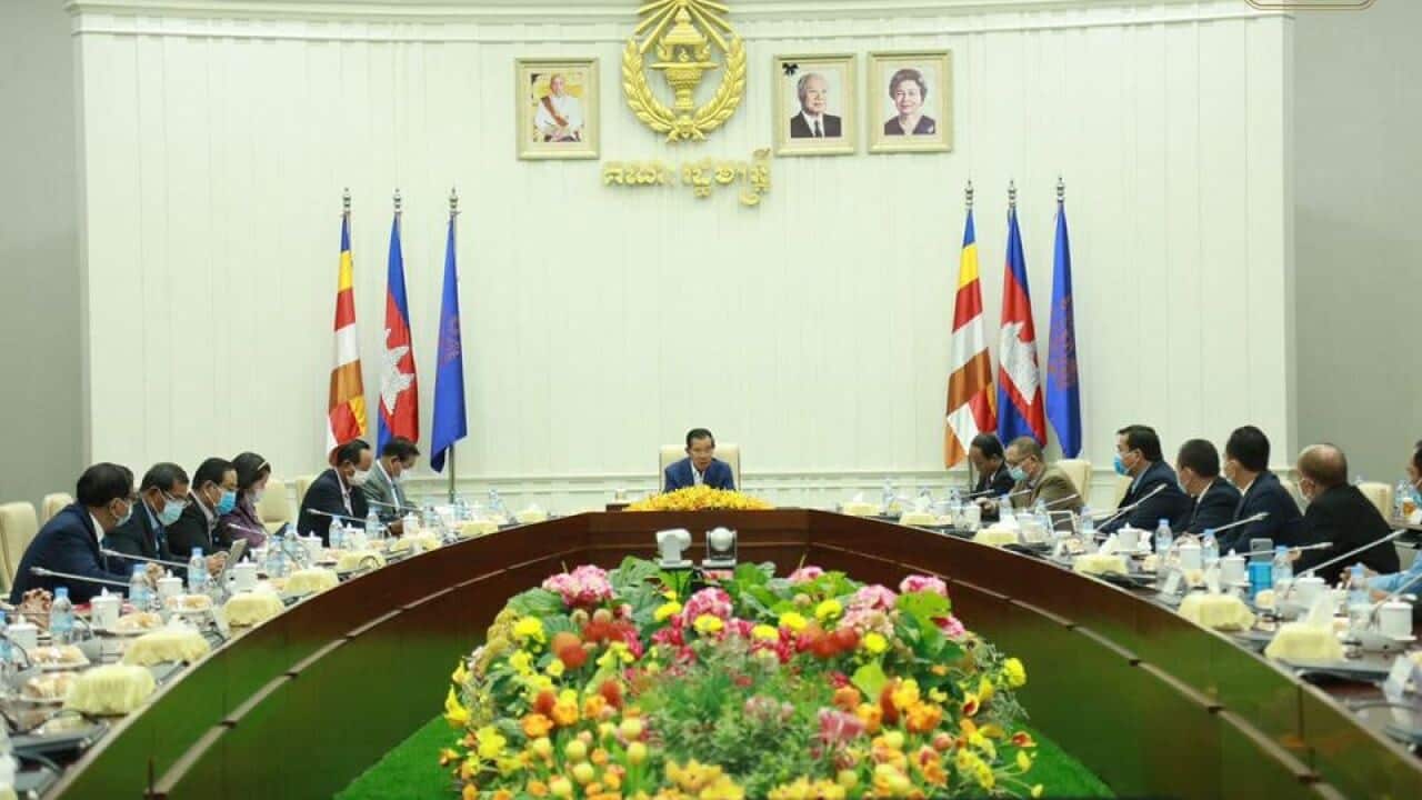 Cambodia PM Hun Sen open a meeting about border