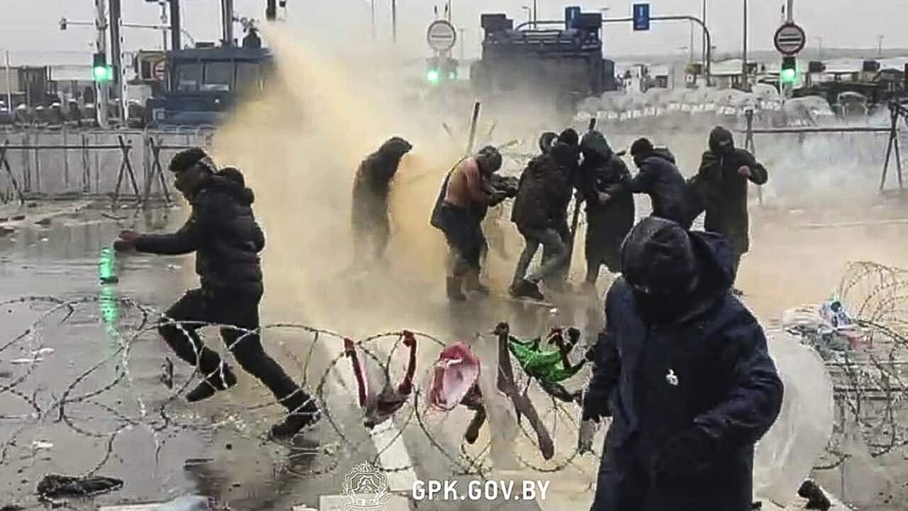 Asylum-seekers, refugees and migrants clash with Polish Police forces at the Bruzgi-Kuznica border