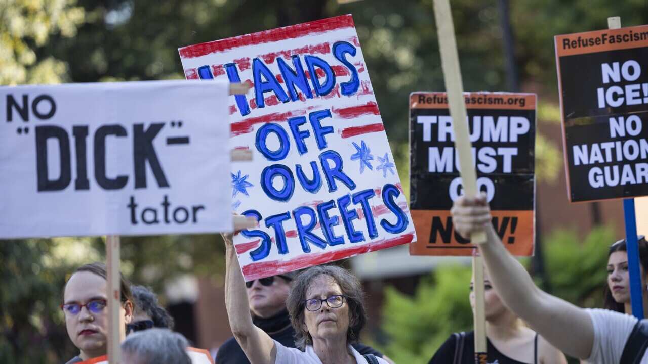 People protest Trump's order to delpoy National Guard in Washington DC