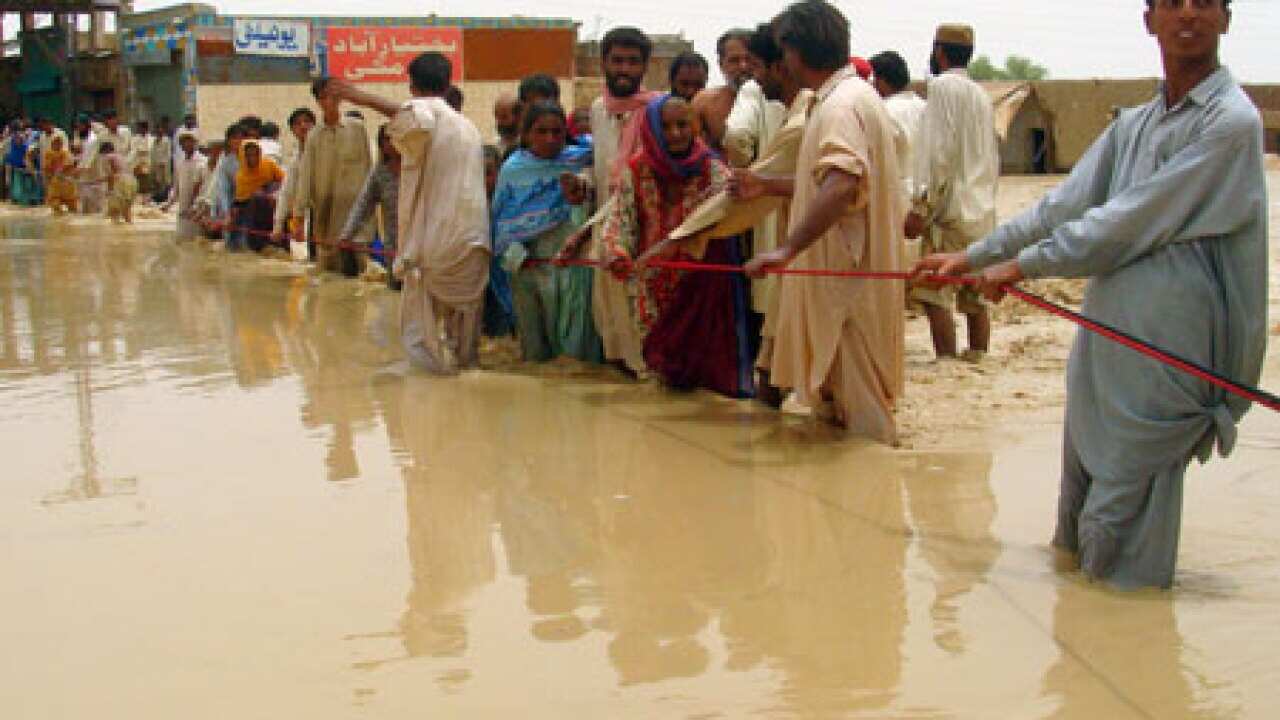 pakistan_floods_people_100730_B_getty_1734978898