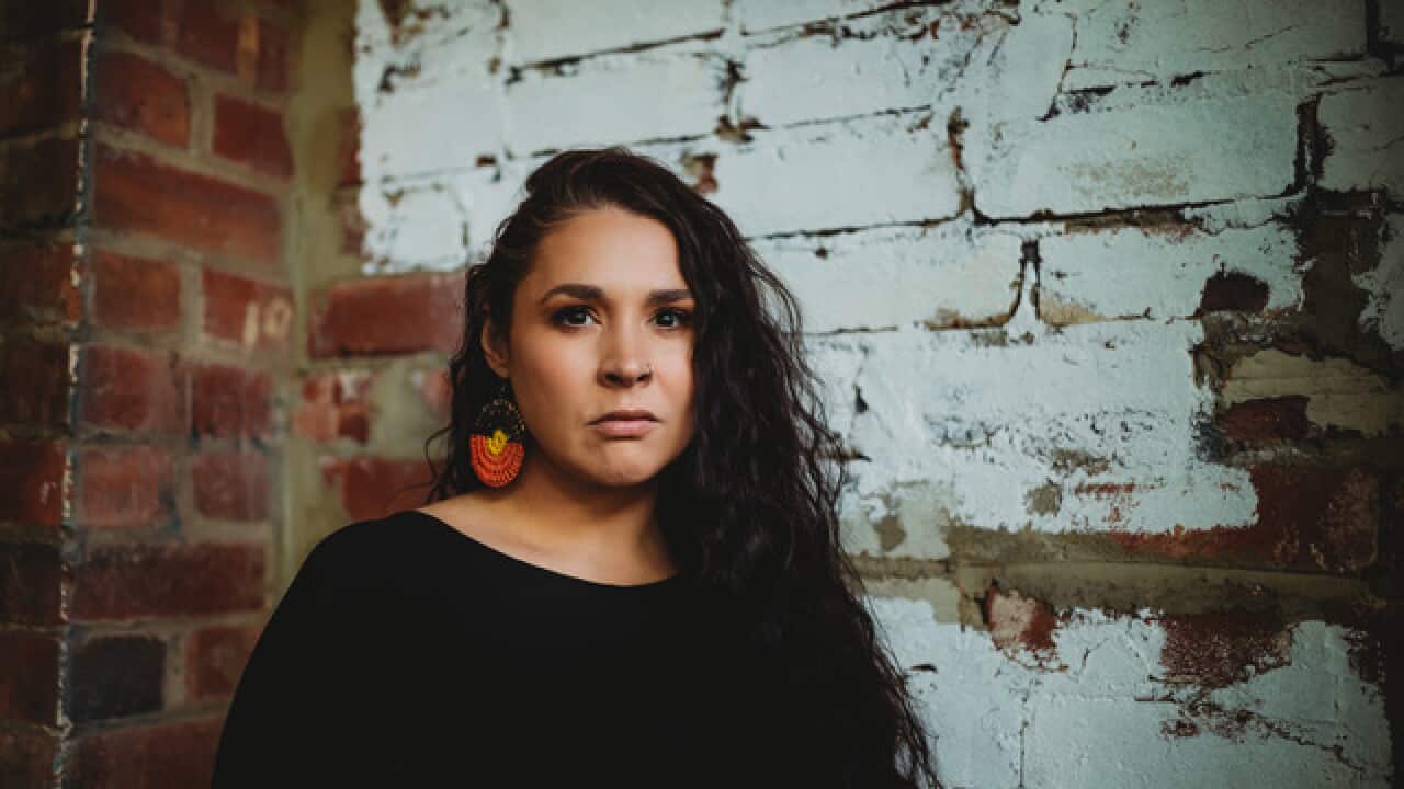 Anangu artist Elizabeth Close