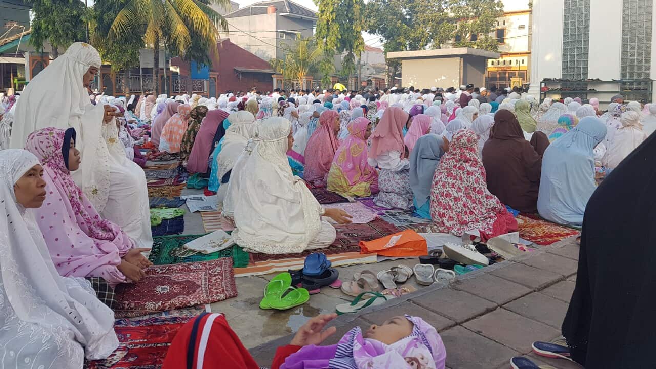 Eid pray in one of Jakarta’s areas – 5 Jun 2019.