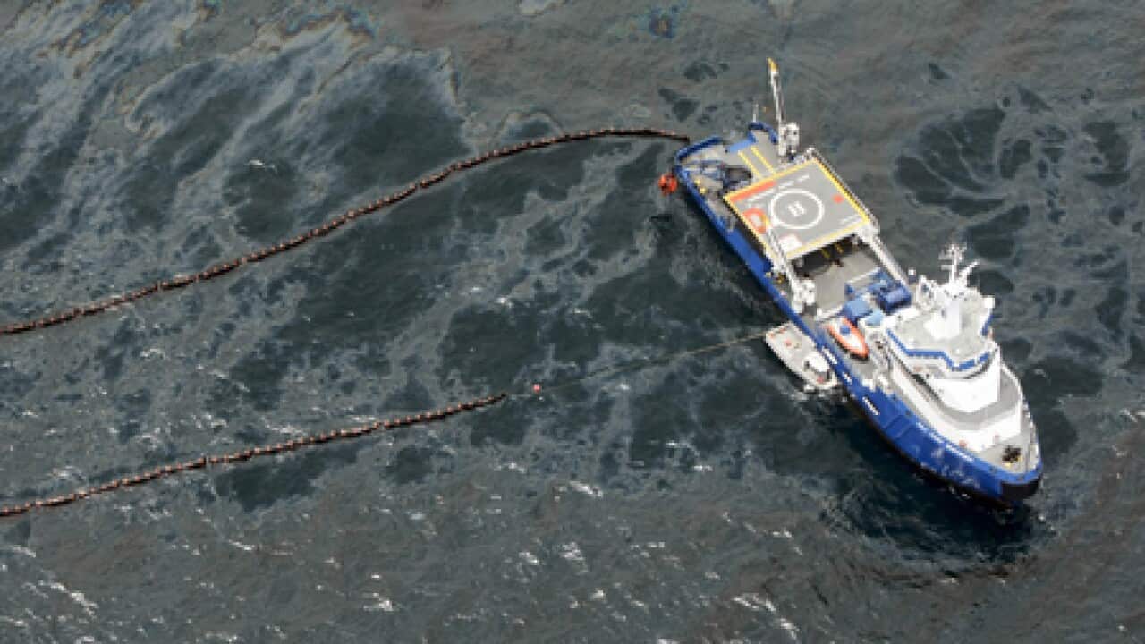 oil_spill_lousiana_100426_L_aap_2127900379