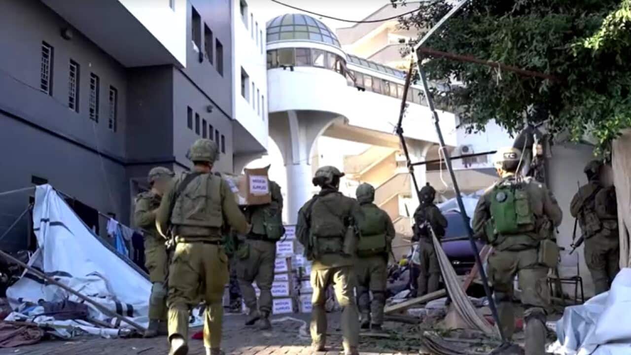 soldiers in green clothes