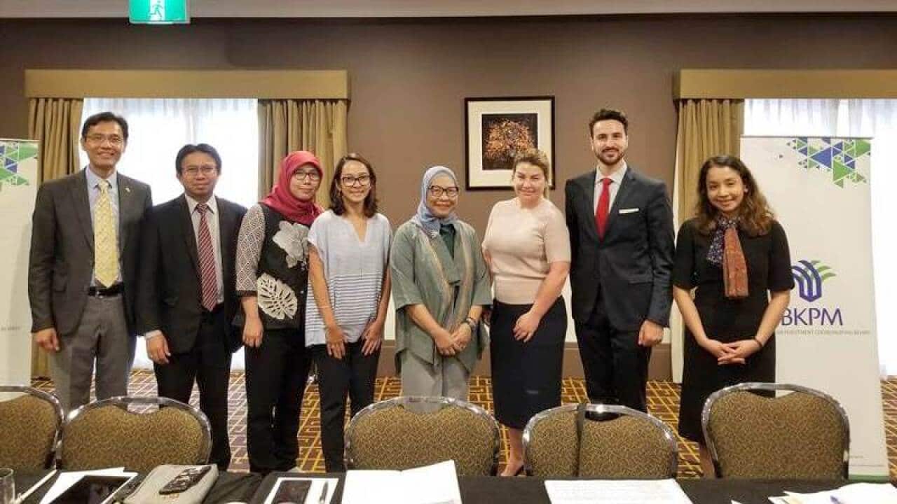 Amalia Sosrodiredjo (4th from left) having picture at the meeting between AIBC ACT, AIBC SA, BKPM (Deputy Chairman for Investment Promotion), IIPC Sydney in Canberra, in conjunction with the visit of President Jokowi, 11 Feb 2020.