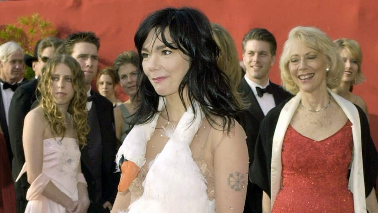 Singer Bjork, wearing a Marjan Pejoski swan gown, arrives at the 73rd annual Academy Awards Sunday, March 25, 2001, in Los Angeles. Bjork is nominated for best song for "I've Seen it All" from the film "Dancer in the Dark."(AP Photo/Kim D. Johnson)