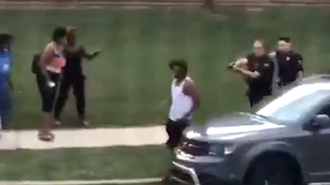 This video appears to show the moments just before Jacob Bloke was shot (SBS)