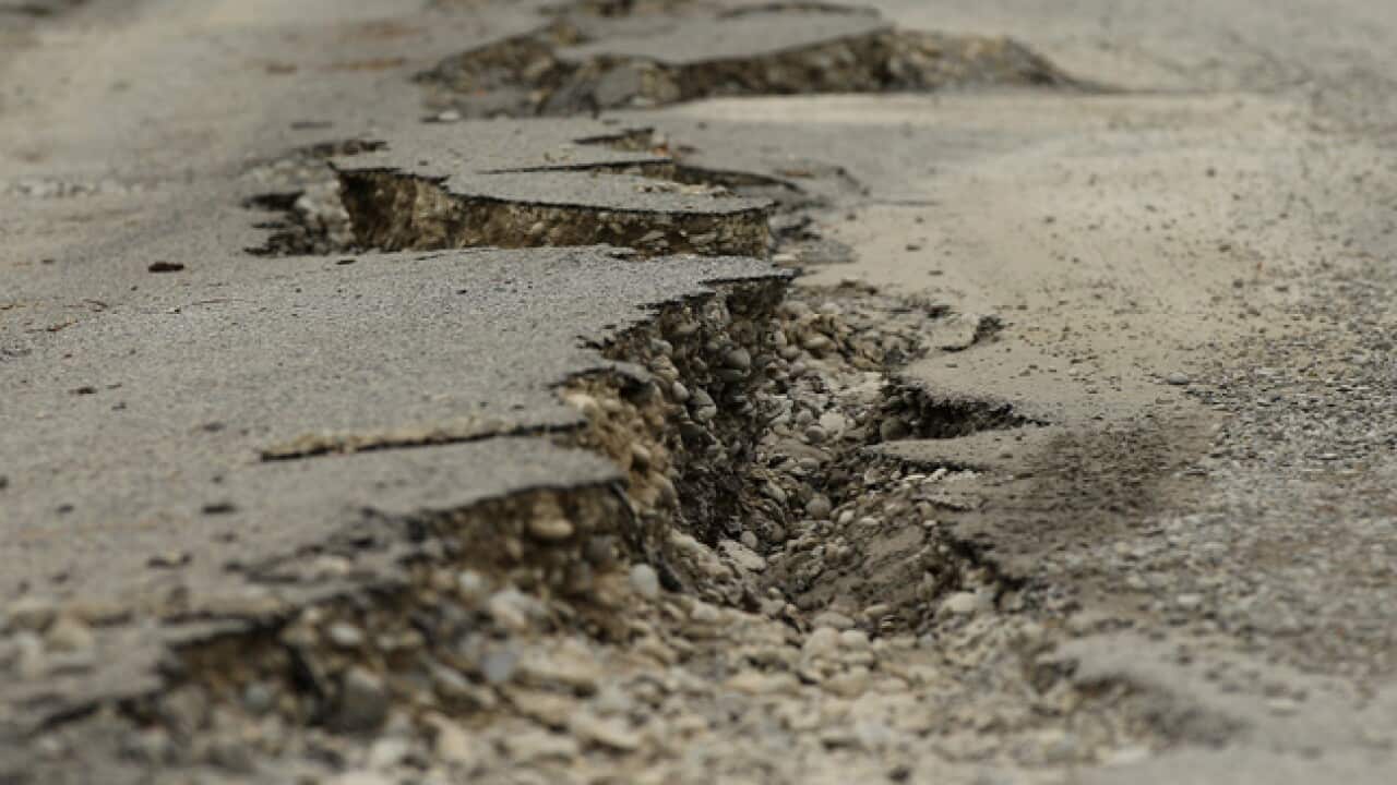 Quake_Crack_110311_B_Getty_2061288389