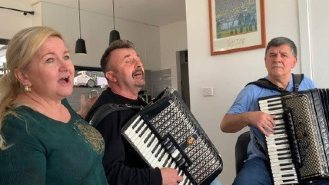 Jasna Dolic i Sevdah ansambl.jpg