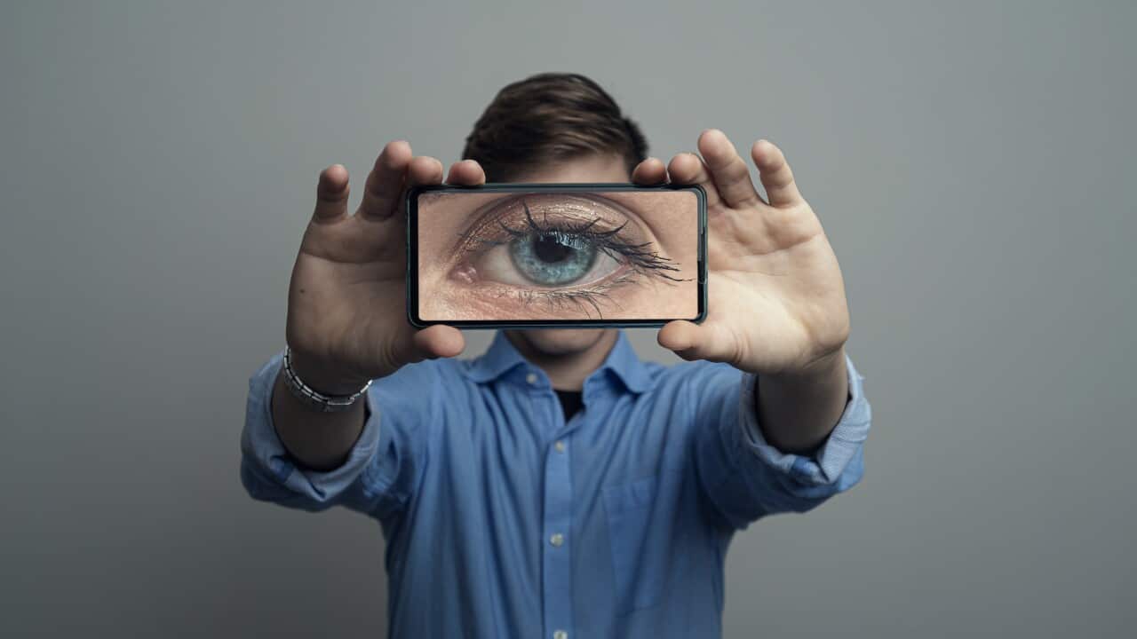 The indiscreet eye