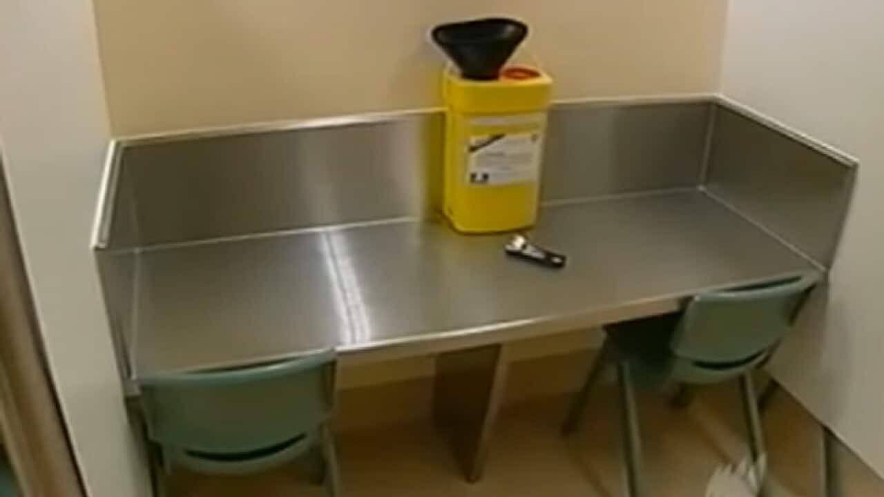 injecting_room_110531_b_sbs_2138718242