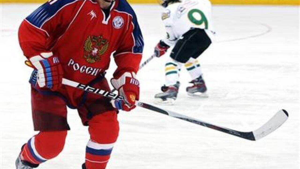 putin-dons-hockey-skates-in-latest-fitne-281312383-large.jpg