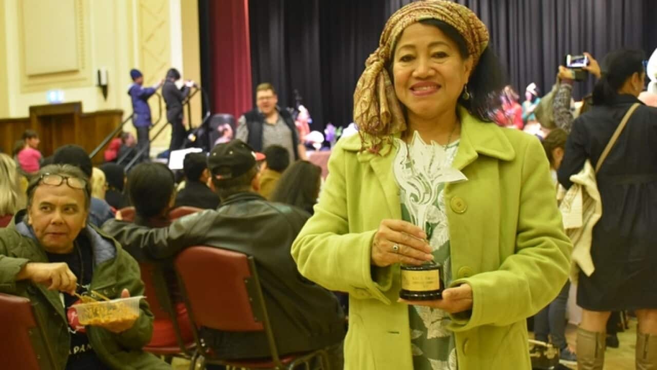Ningsih Millane with her KICI trophy at PERWIRA Satay Festival 2018 at Box Hill Town Hall, Melb 12 May.