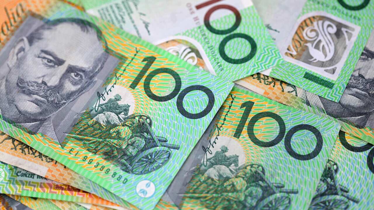 Australian 100 dollar notes