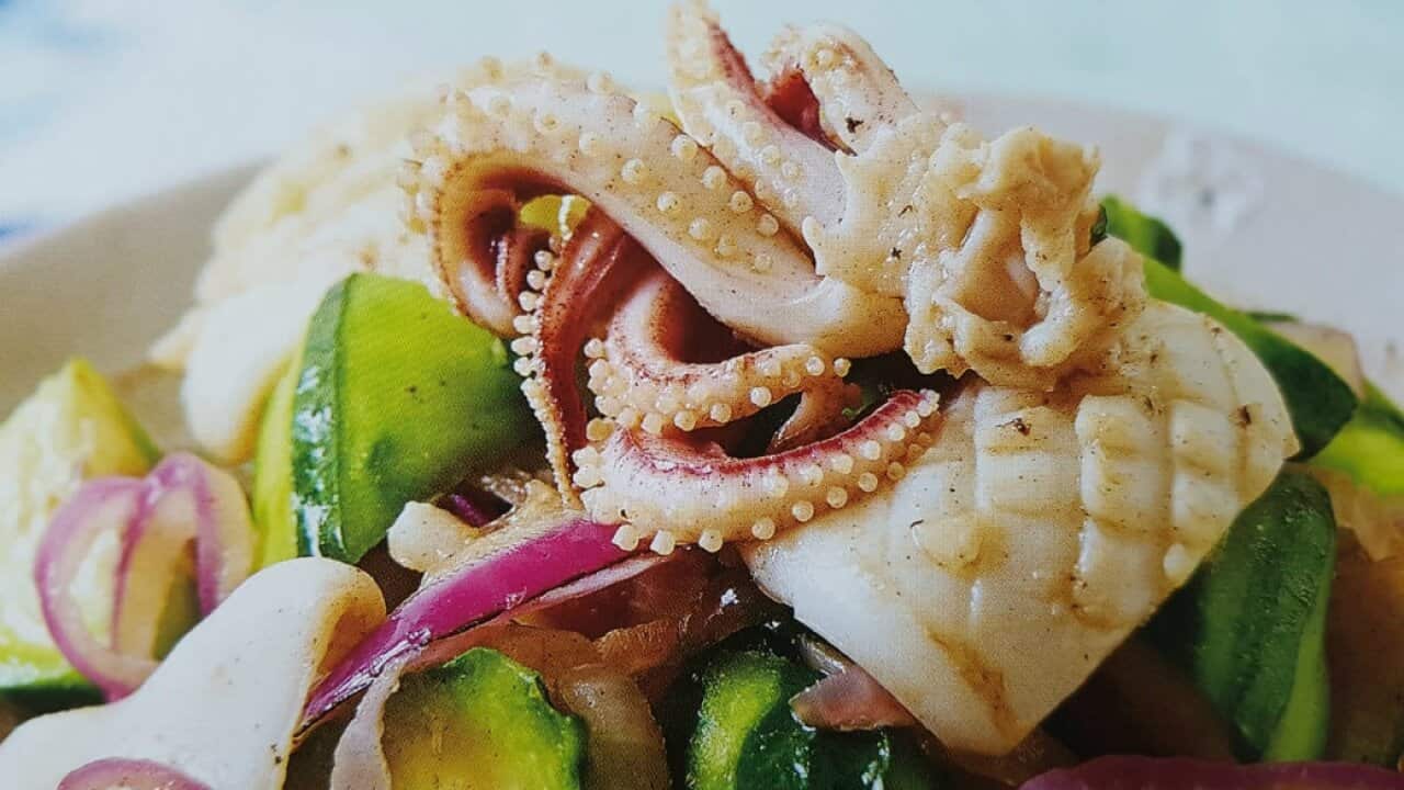 Squid, Luffa and Onion stir-fry