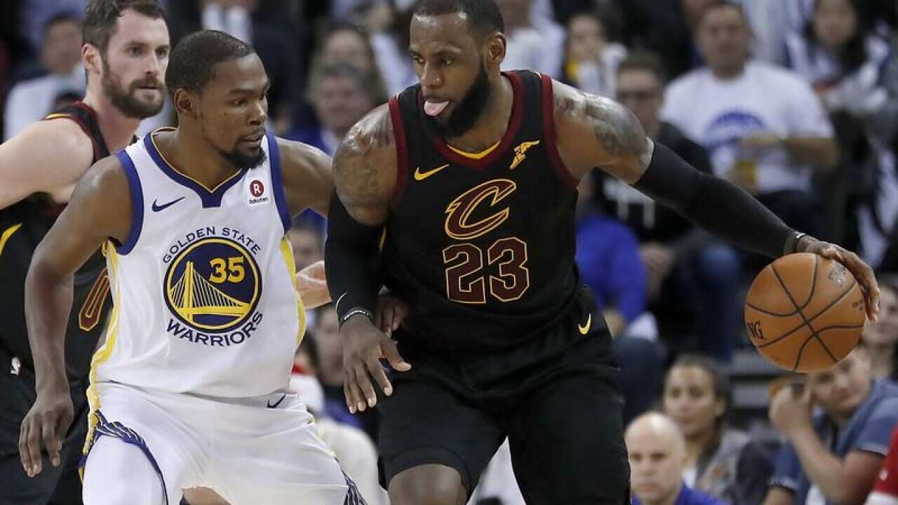 LeBron James (R)