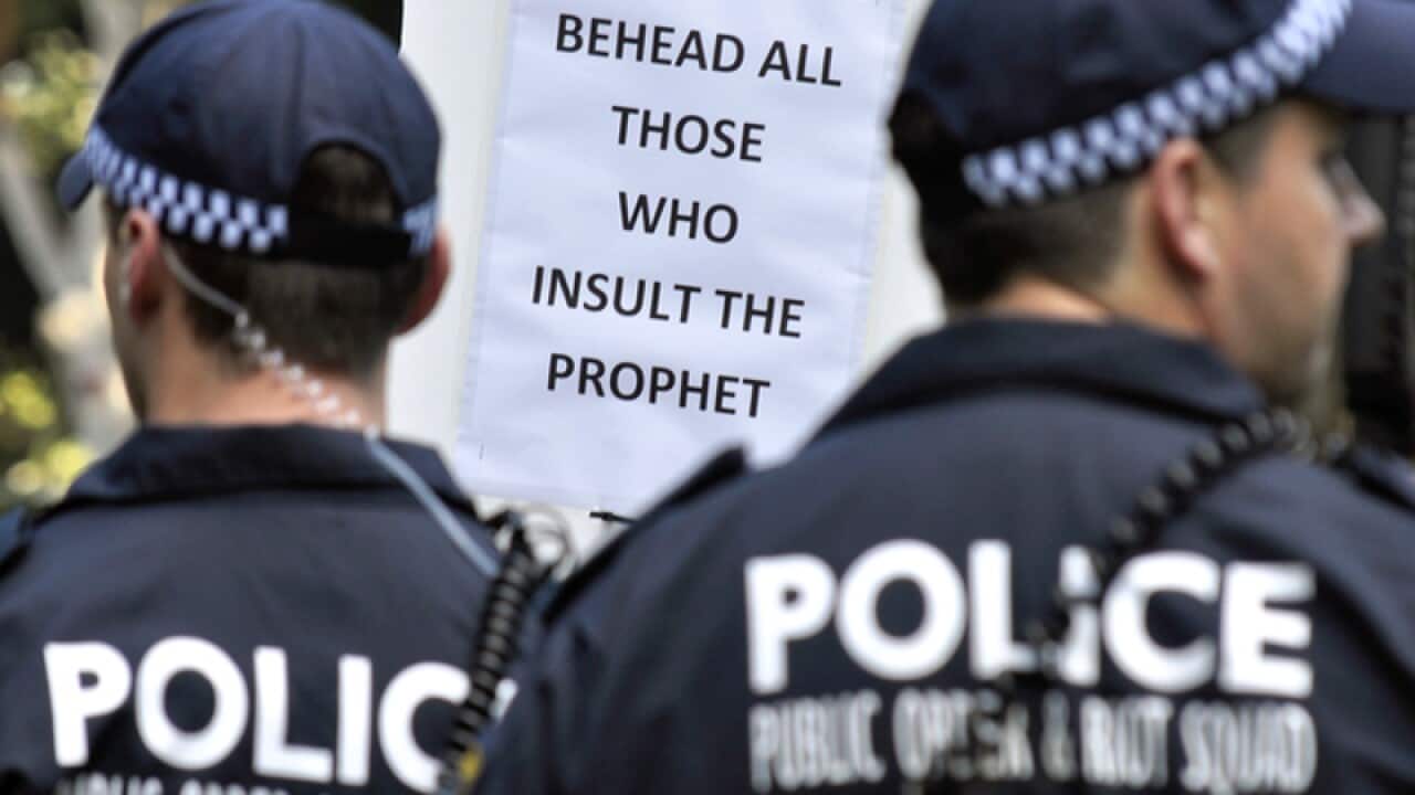 Police reassure public about riot threat