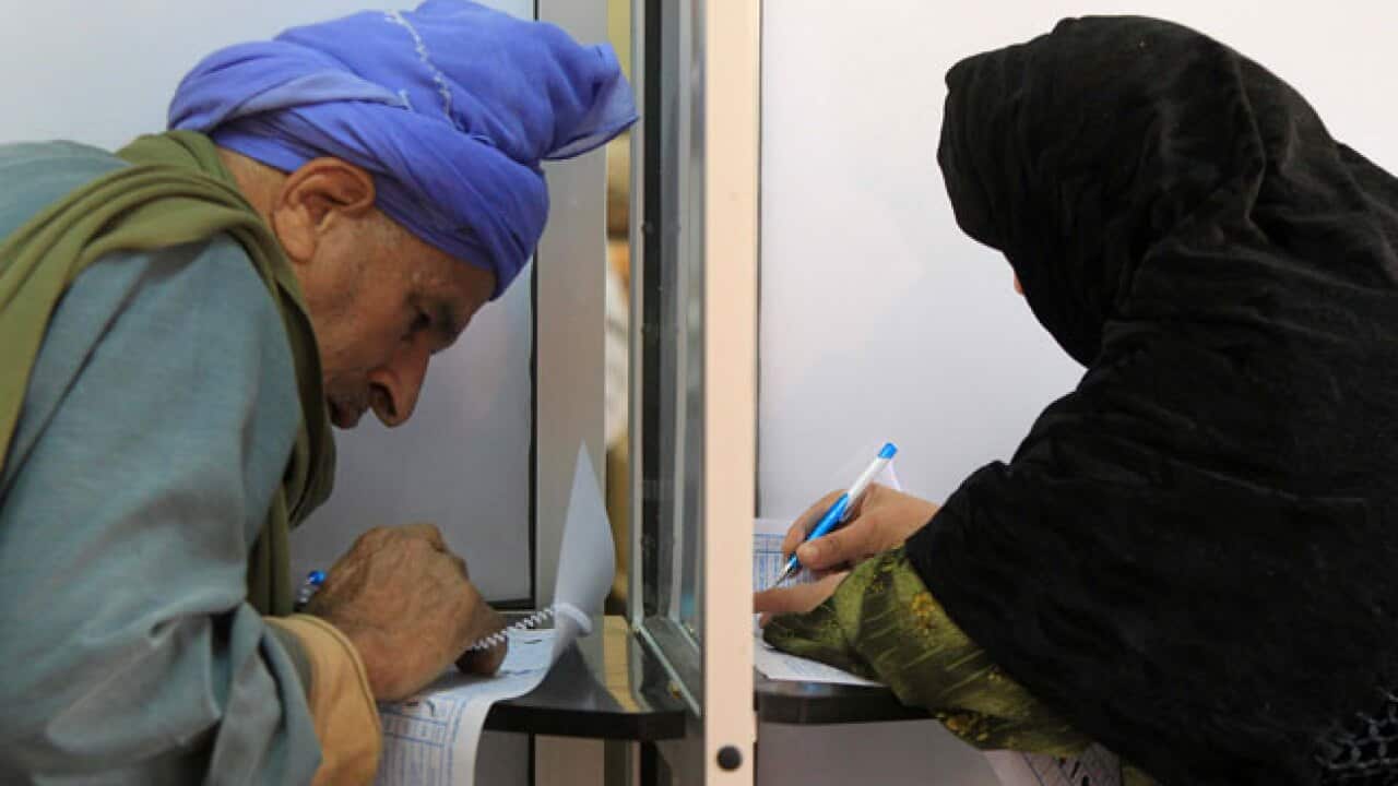 egypt_vote_third_round_b_120104_getty_1269060666