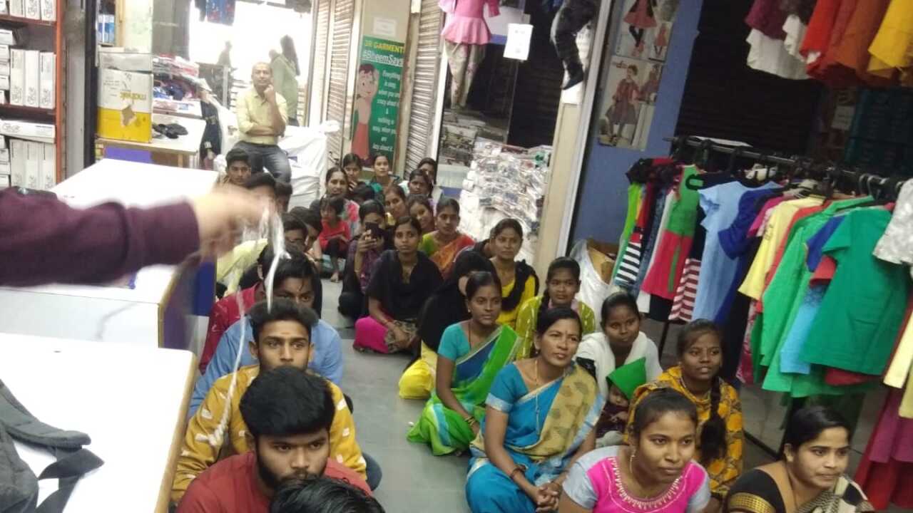 Ram Singh Rajput Shop teaching Sanskrit.jpeg