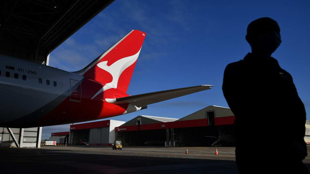 澳航客機昨晚改到雪梨以北紐卡素機場,乘客滯留停機坪多個小時。(資料圖片)