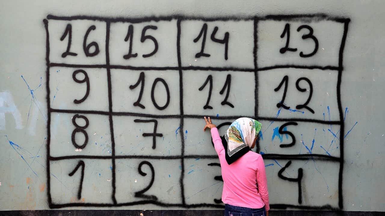 In July 2016, the Greek government announced a plan to send 22,000 refugee children to school, hiring an extra 800 teachers before classes started in September.