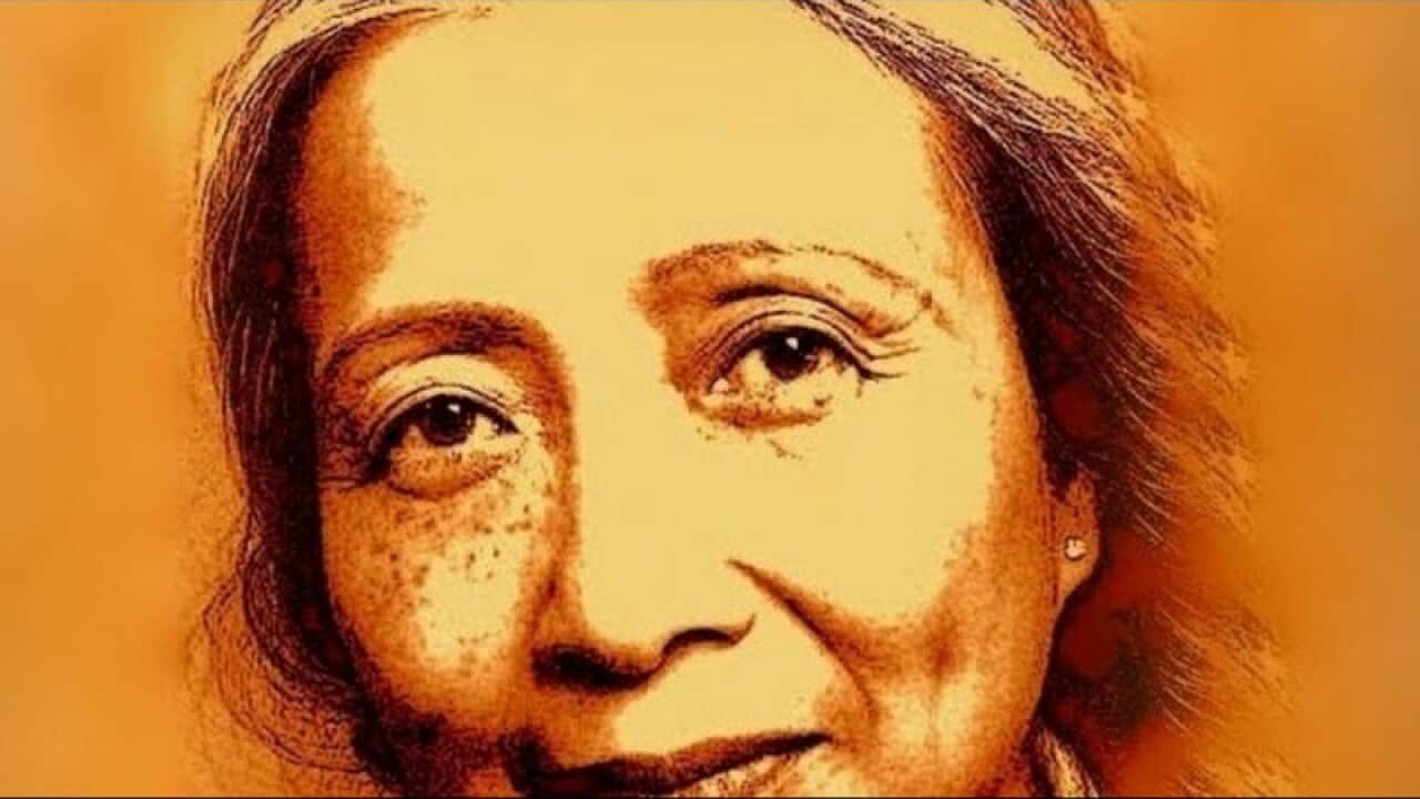 Đôi mắt em lặng buồn