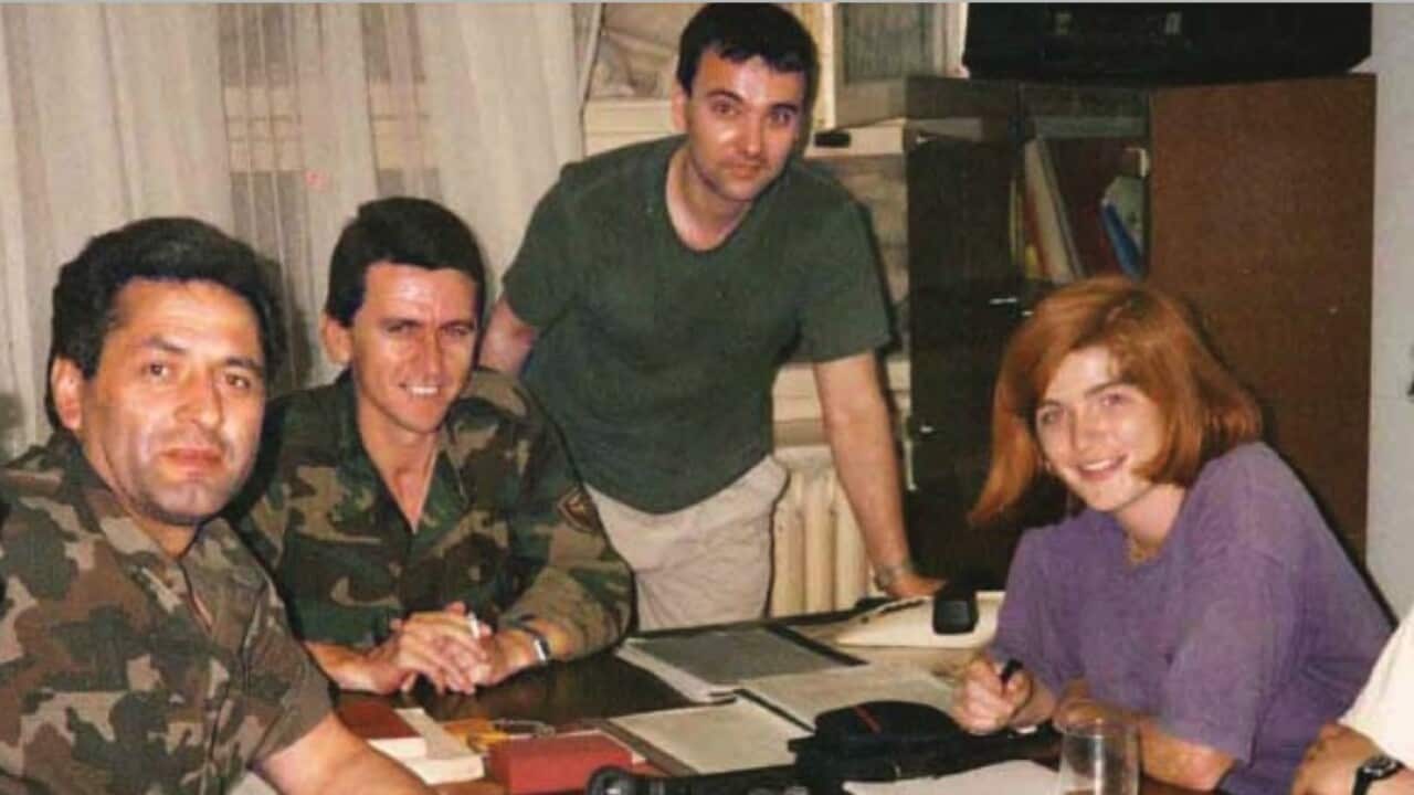 GeorgeStamkoski + Samantha Power in Bihac Aug 1993.jpg