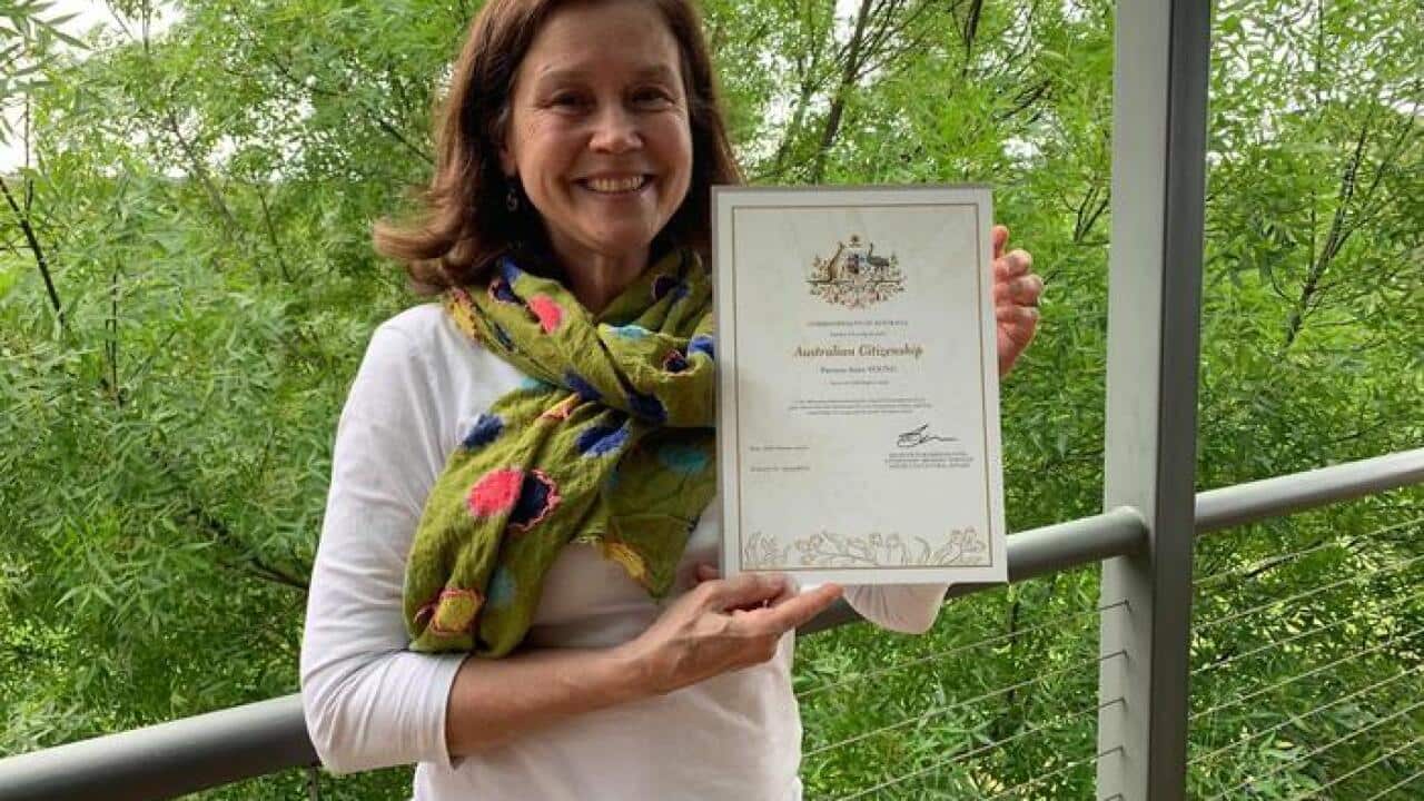 پتریشا یانگ یکی از کسانی بود که شهروندی خود را در جریان همهگیری کرونا به صورت آنلاین دریافت کرد.