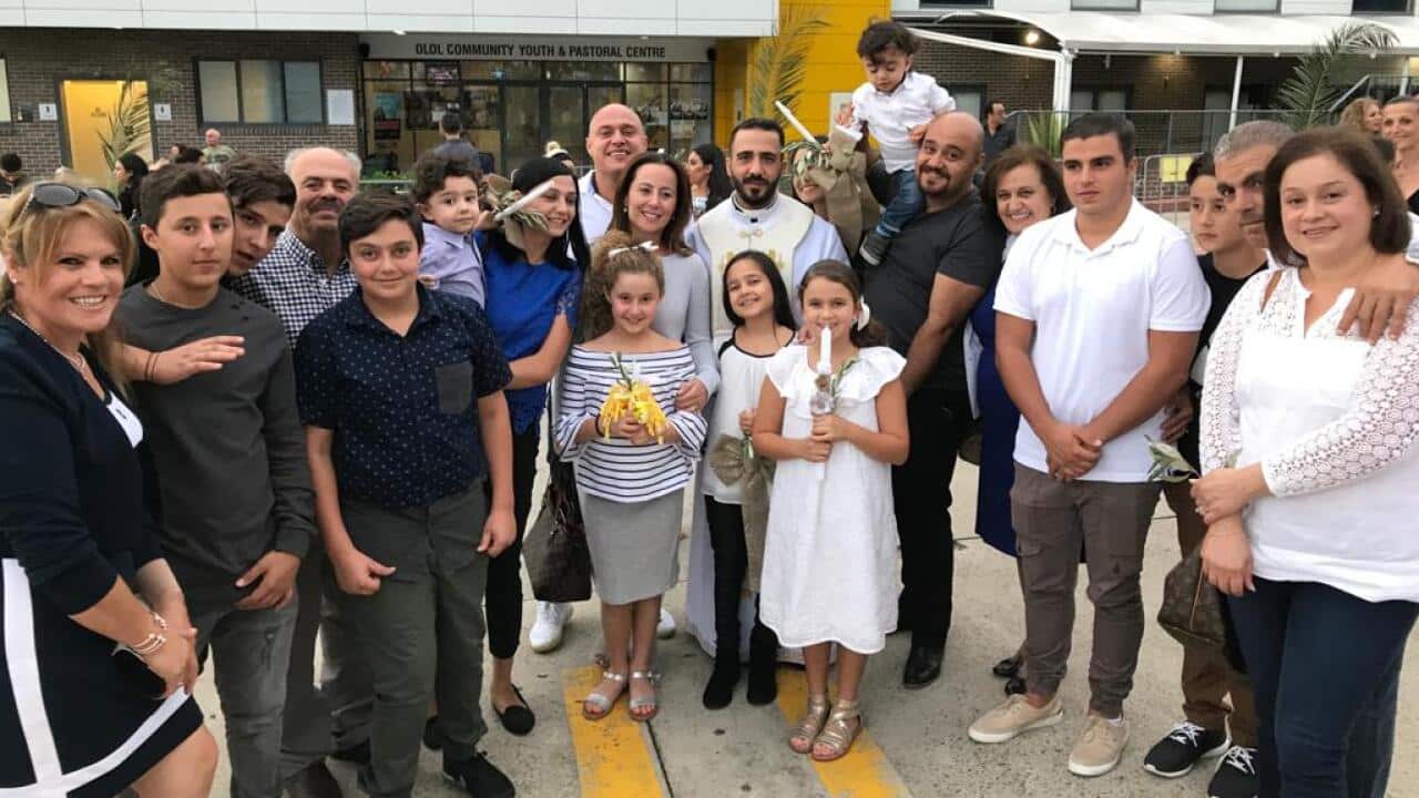 أم عربية لخمسة أولاد وجدة لـ 16 حفيد تطوع بوقتها لخدمة المجتمع لأكثر من 9 سنين