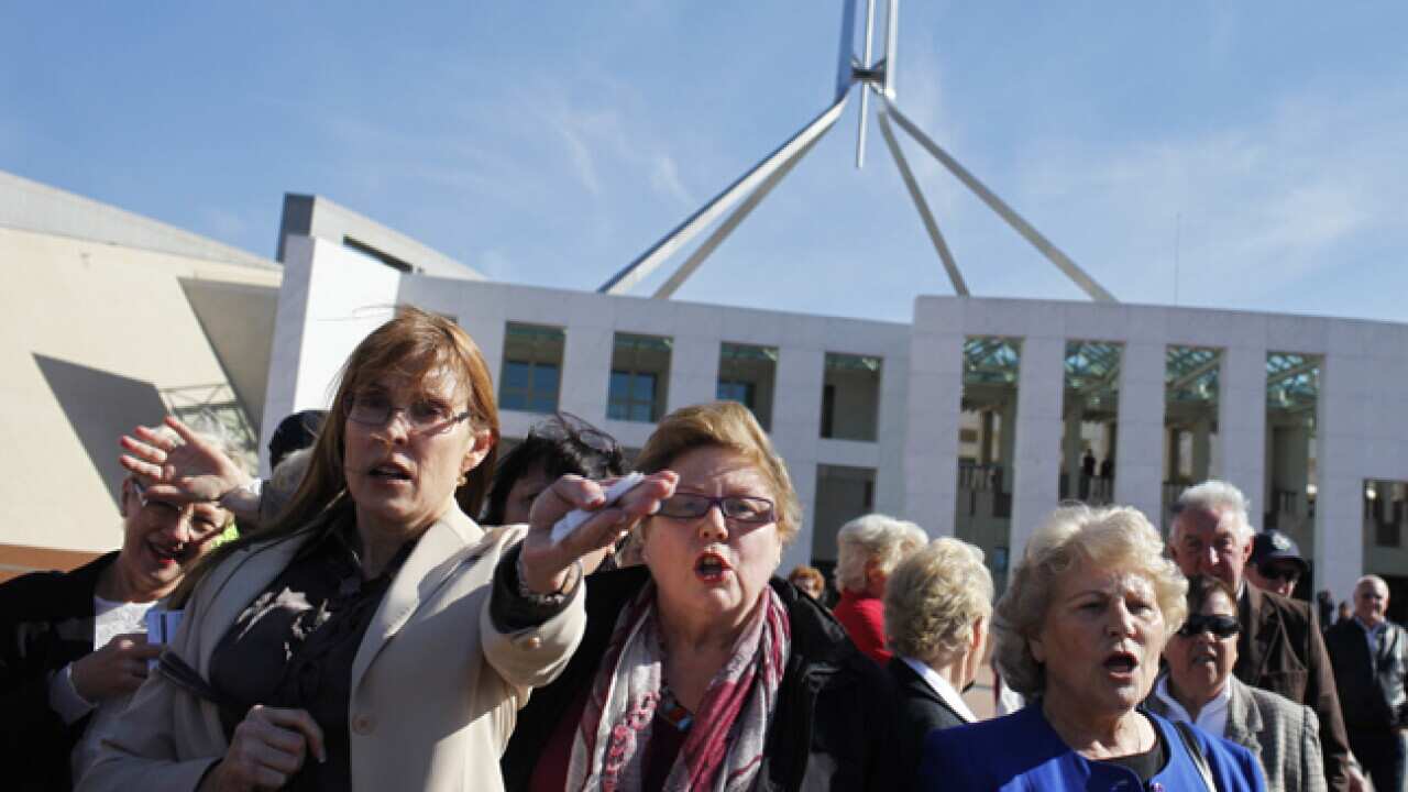 carbon_protest_110913_b_aap_501812044