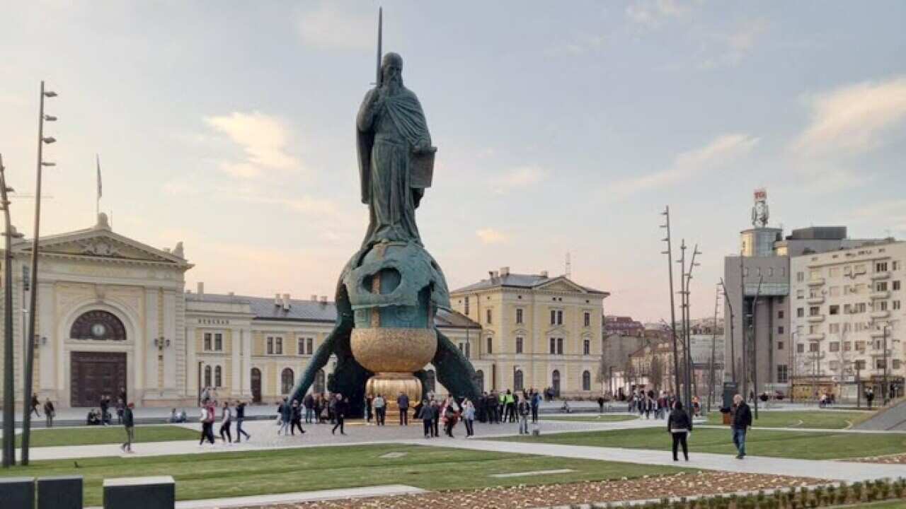 Споменик Стефану Немањи испред Железничке станице