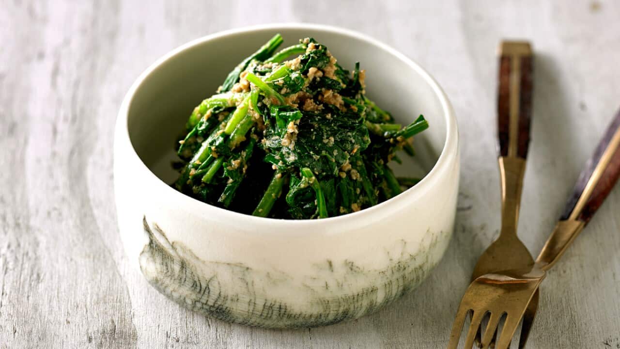 Spinach in sesame dressing