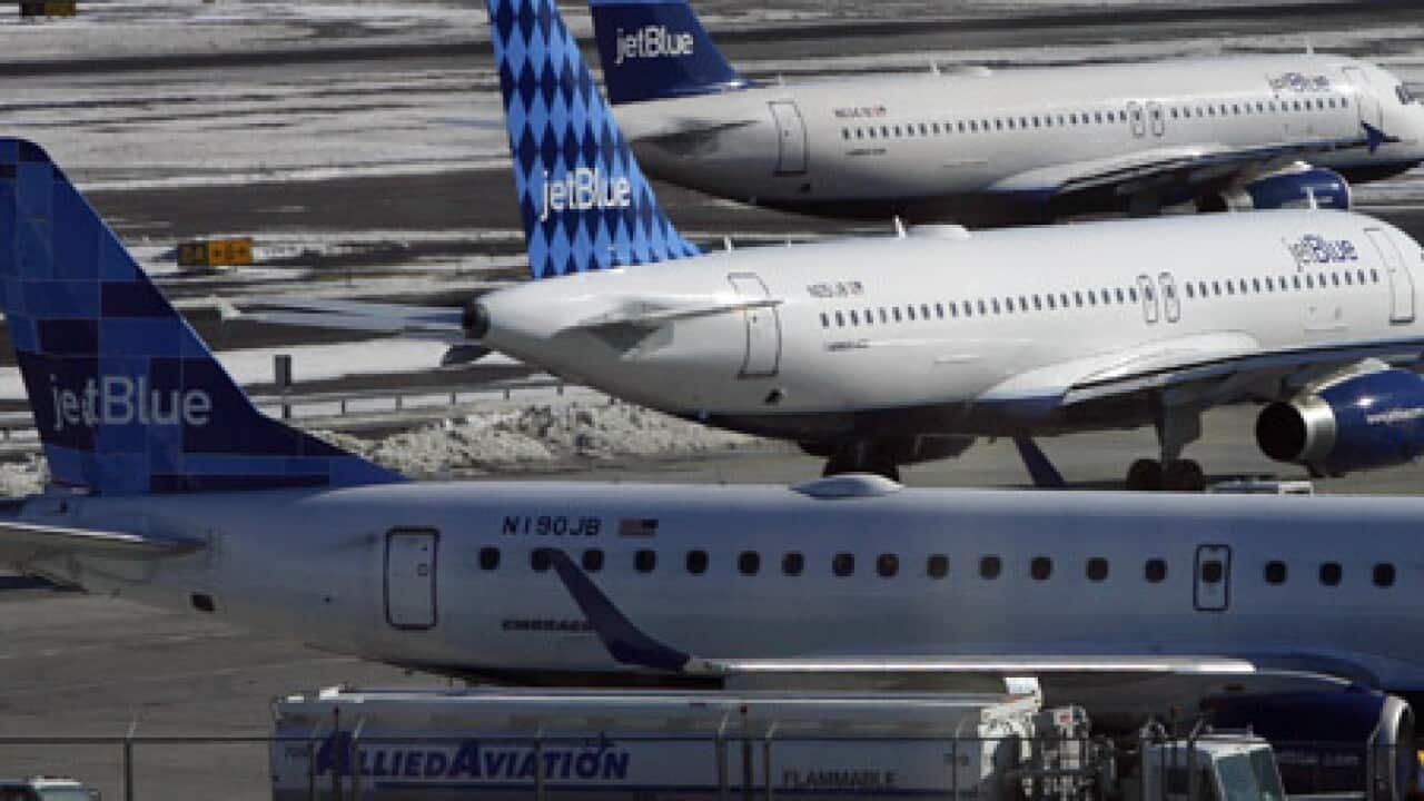 jetblue_AAP_100810_B_814685759