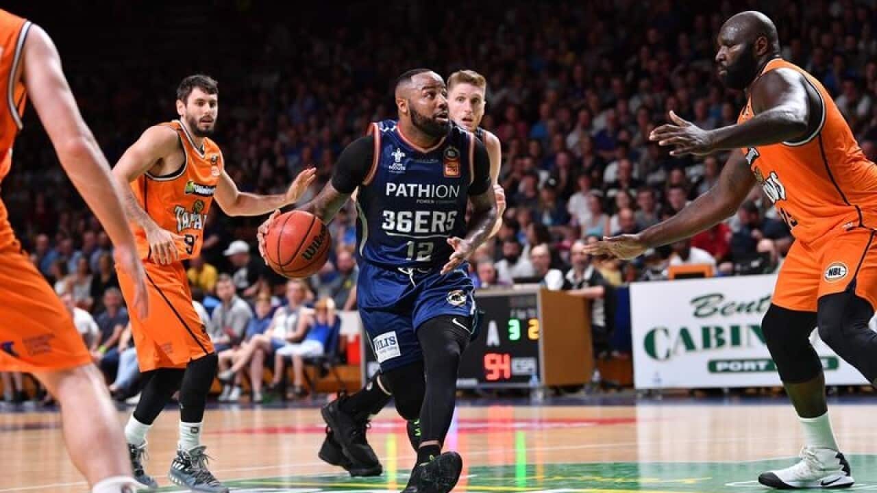 Shannon Shorter of the Adelaide 36ers in action.