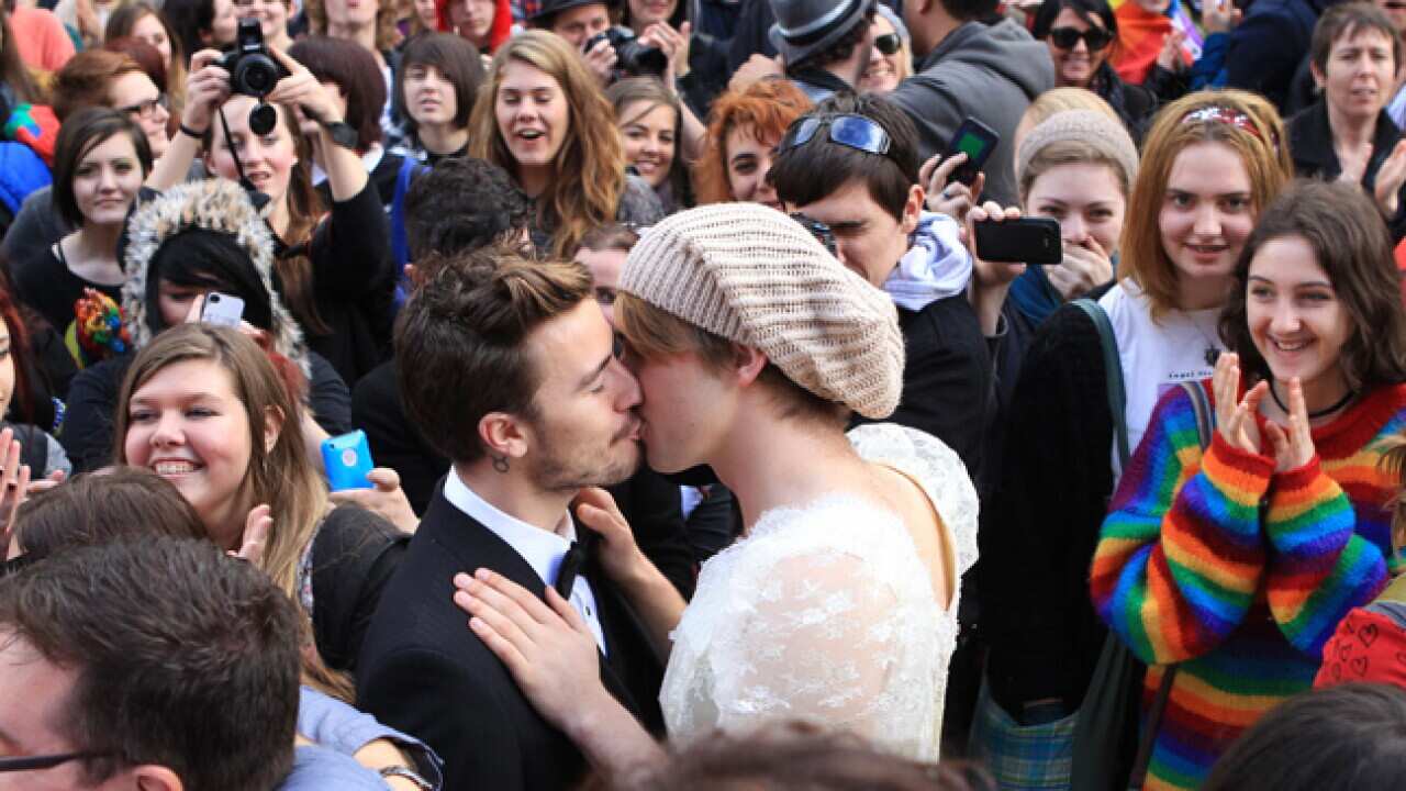 gay_marriage_120811_aap_b_644561805