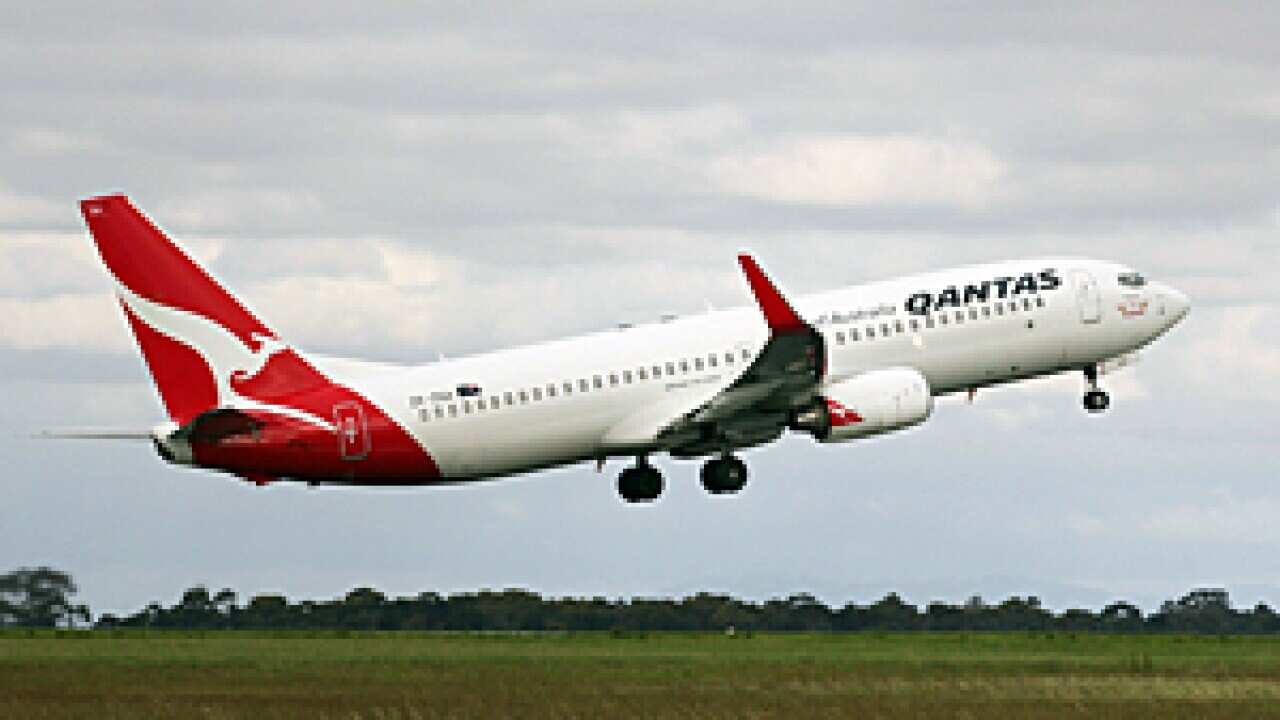 qantas_flying_111031_aap_1358147453