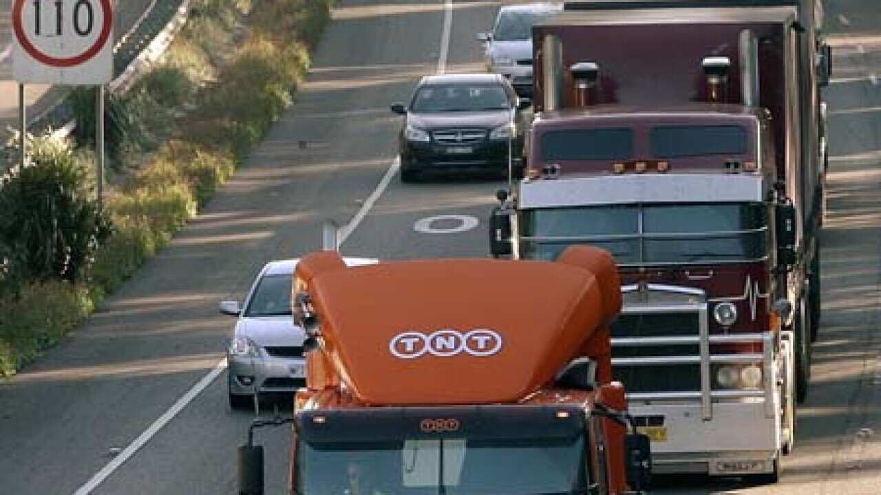 f3_traffic_100414_l_aap_564745960