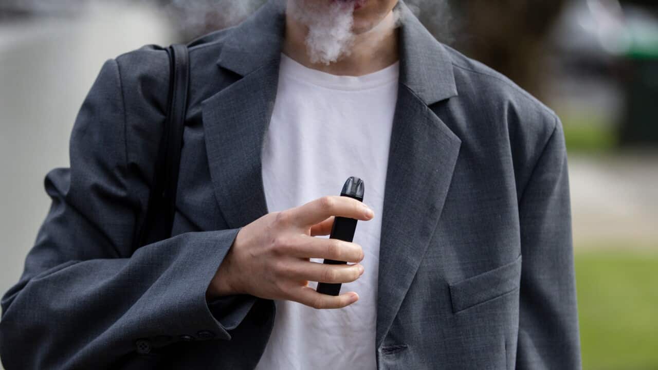 Australia to introduce world-first vape ban as government strikes deal with Greens | SBS News Australia to introduce world-first vape ban as government strikes deal with Greens | SBS News