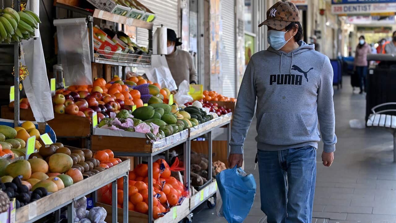 Members of the public wear face masks as they go about their daily lives in Bankstown, Sydney, Wednesday, September 8, 2021. (AAP Image/Bianca De Marchi) NO ARCHIVING