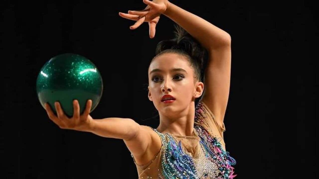Alexandra Kiroi-Bogatyreva in her ball rutine