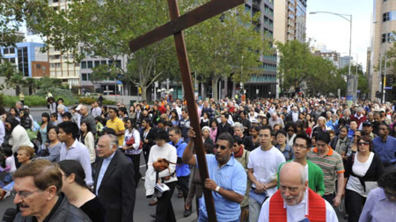 easter_pprocession_melbourne_100402_B_AAP_1792644582