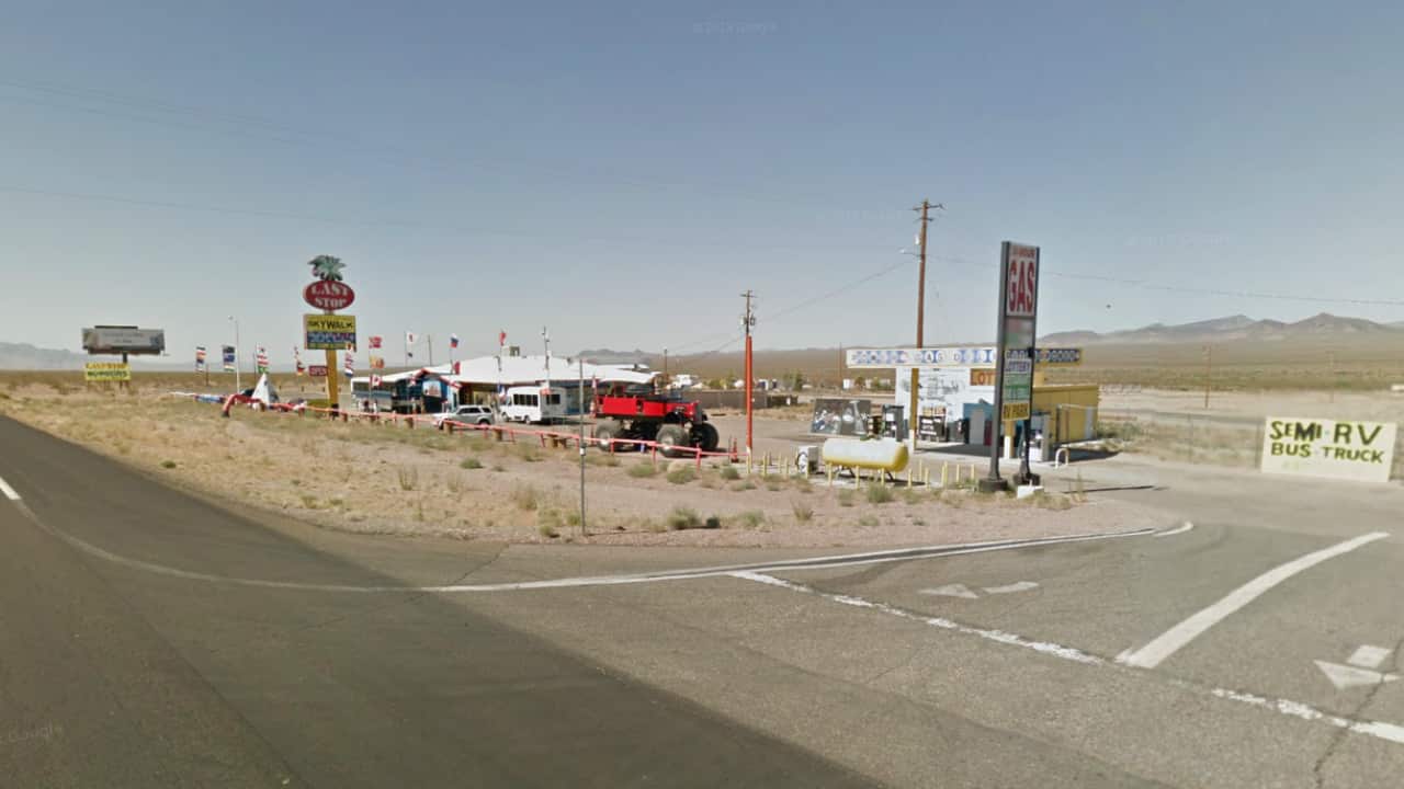 9 year old girl shoots instructor dead