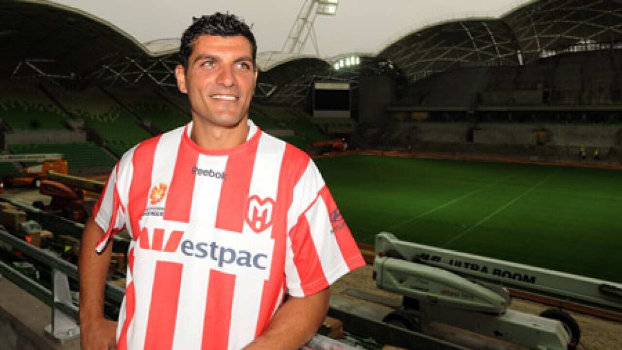 aloisi_heart_100329_b_aap_1988625297