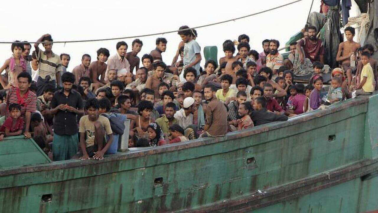 Temporary shelter offer for boat people stranded in South-east Asia