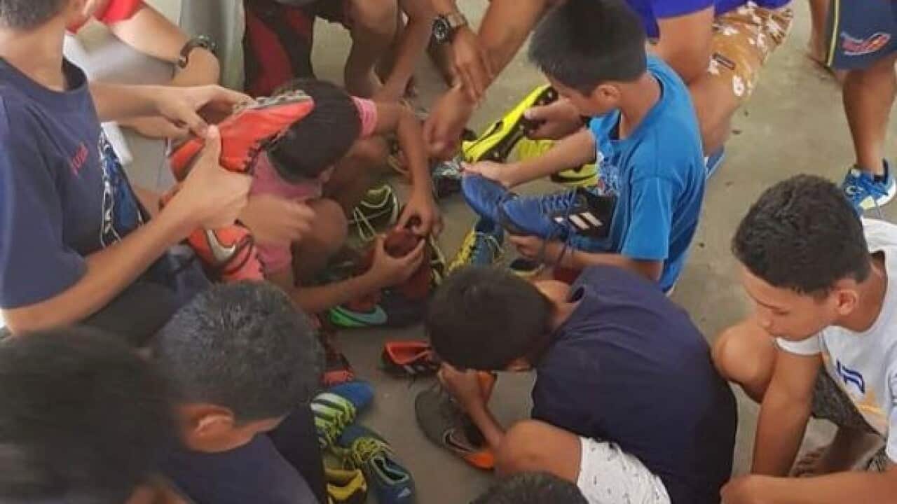 Ilang Fil-Aussie nangongolekta ng gamit sa larong Rugby para sa mga bata sa Pilipinas